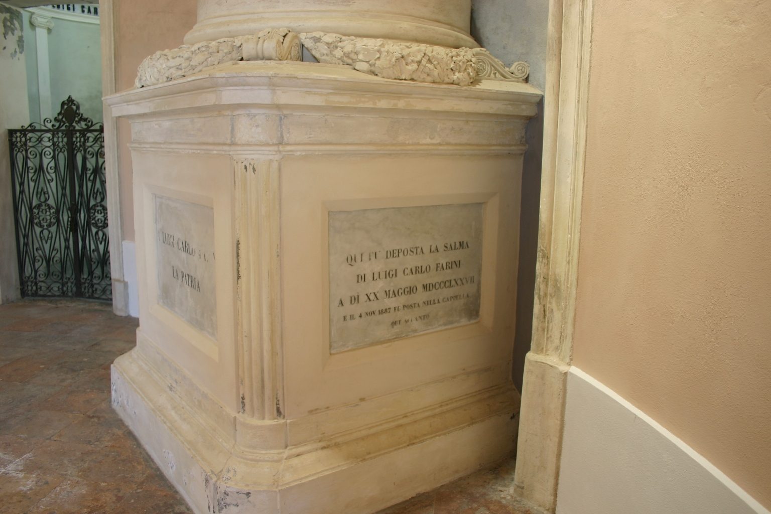 Luigi Carlo Farini's monument (plaster model), Cemetery's famedio, Russi, Italy - 06.JPG